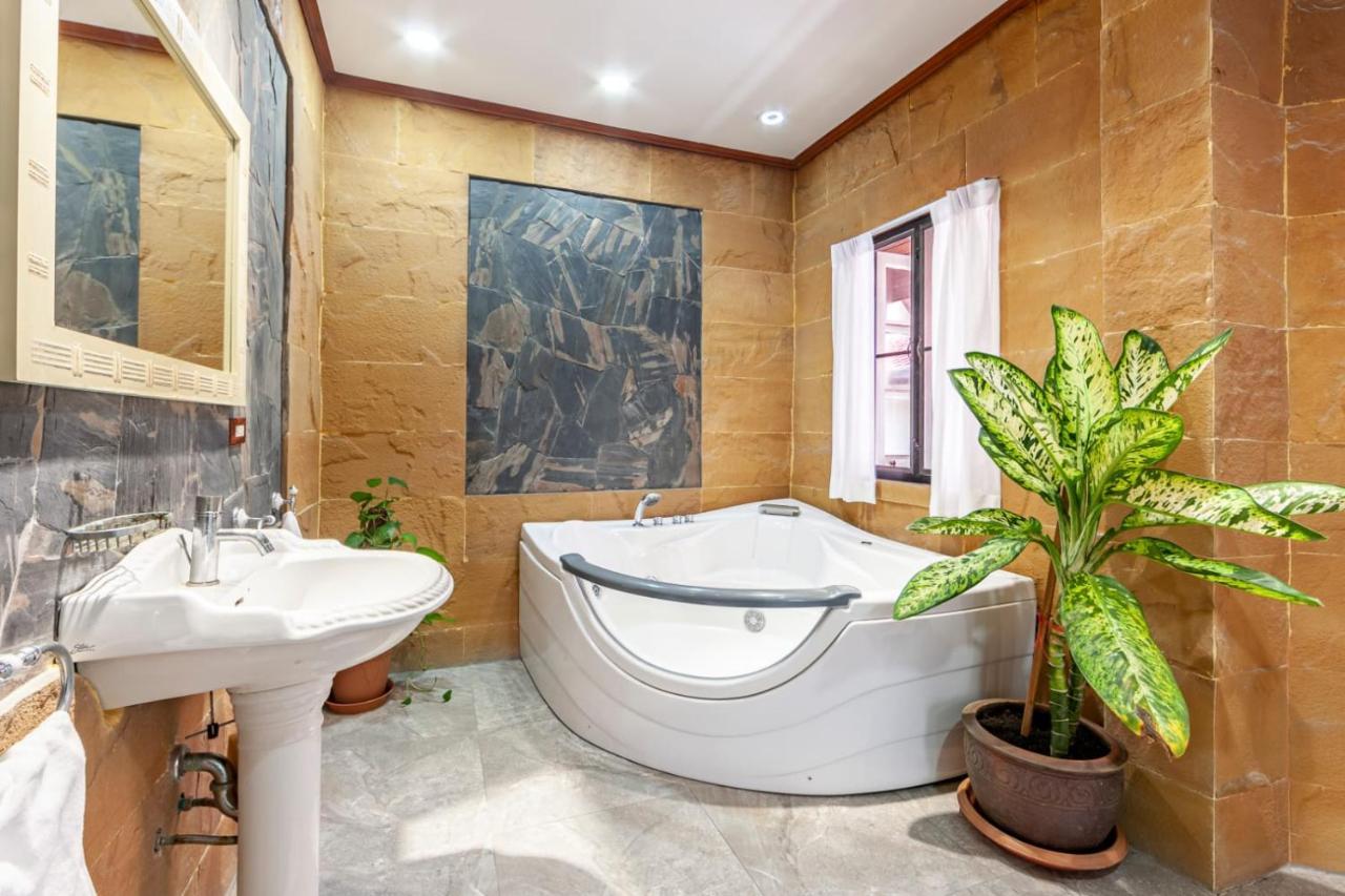 Villa Cologne​ @Nanai Villa Patong Ngoại thất bức ảnh